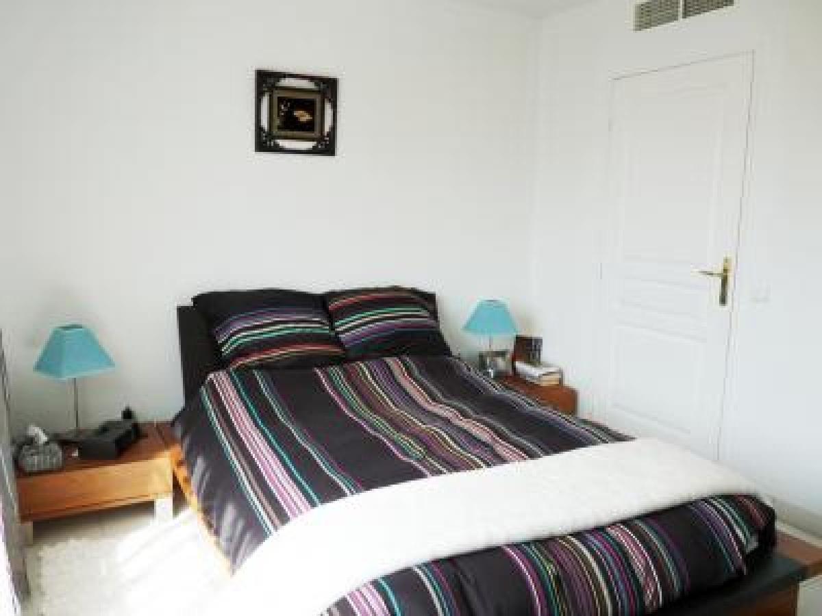 Roi 2 Apartment *